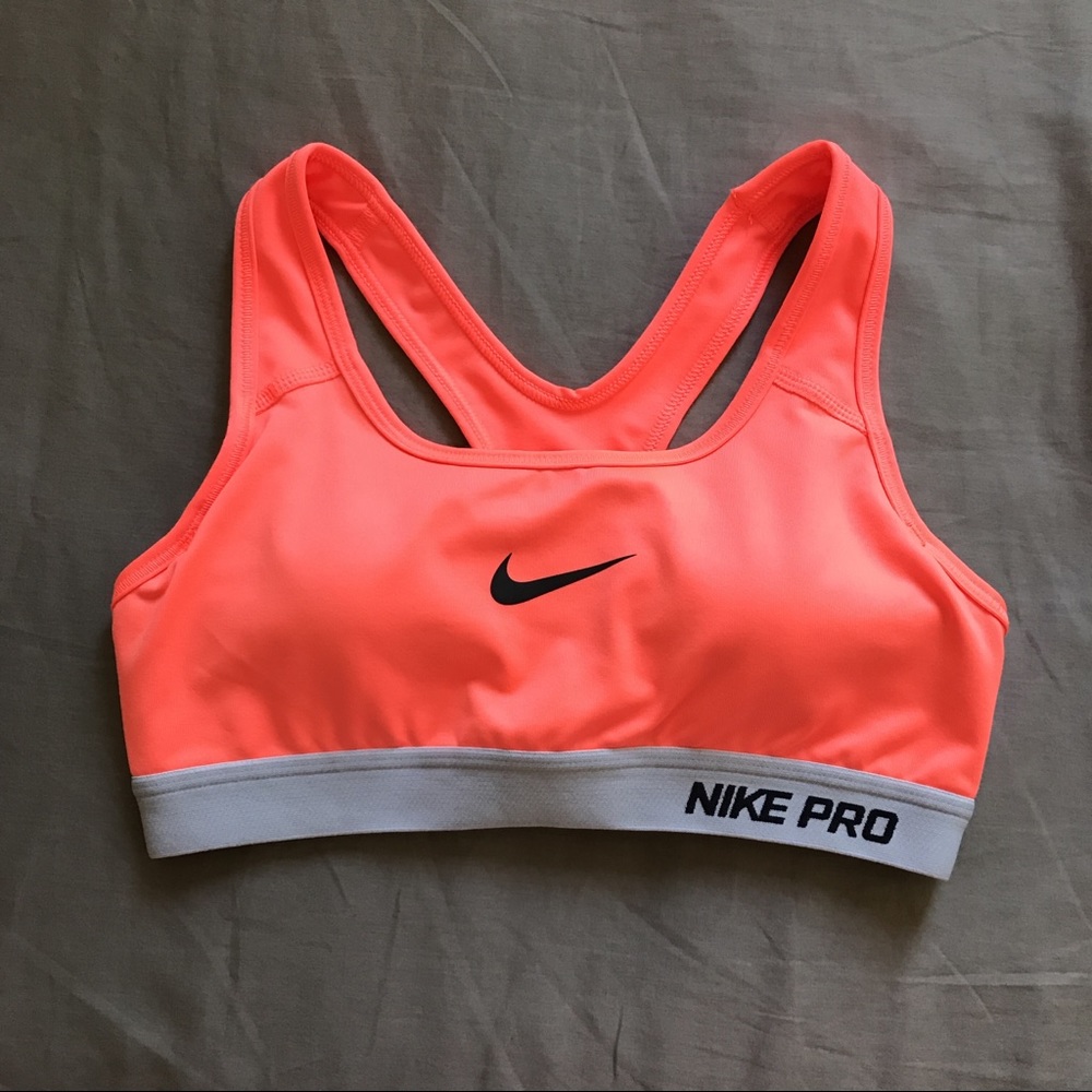 NIKE sports bra